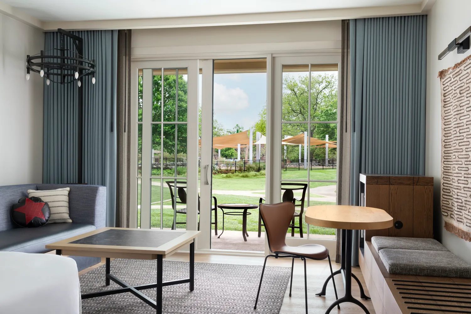 67992c02289bd9b3029db7f0_AUSLP-1-K-POOL-ACCESS